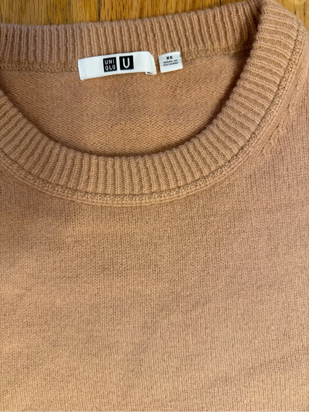 Uniqlo Wool Sweater - Picture 5 of 5
